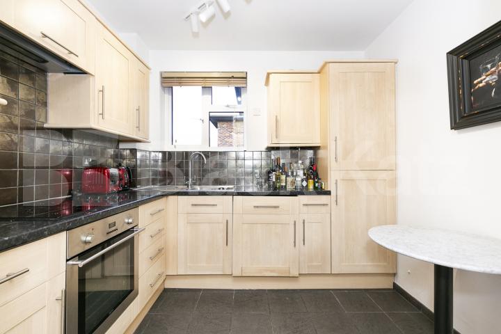 A well-appointed bright two bedroom apartment located in a private block  Muswell Hill , Alexandra Palace / Muswell Hill